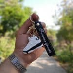 آویز سیلیکونی طرح کتونی جردن ساقدار - Image 3