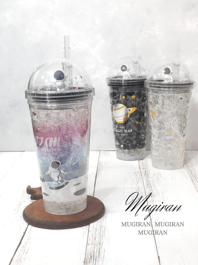 اسموتی فضانورد چراغ‌دار