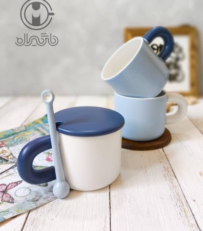 ماگ سرامیکی درب دار طرح دورنگ