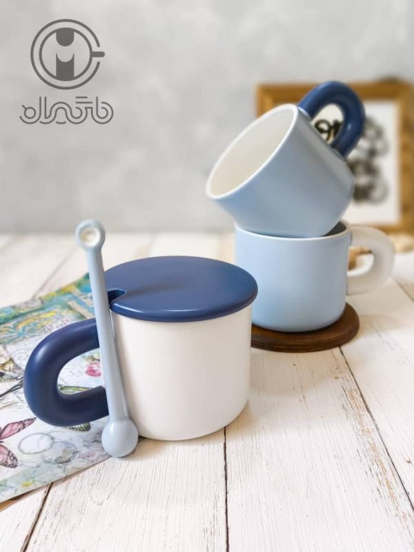 ماگ سرامیکی درب دار طرح دورنگ