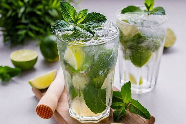 قیمت و خرید موهیتو؛ نوشیدنی خنک کوبایی | دستور تهیه و تاریخچه